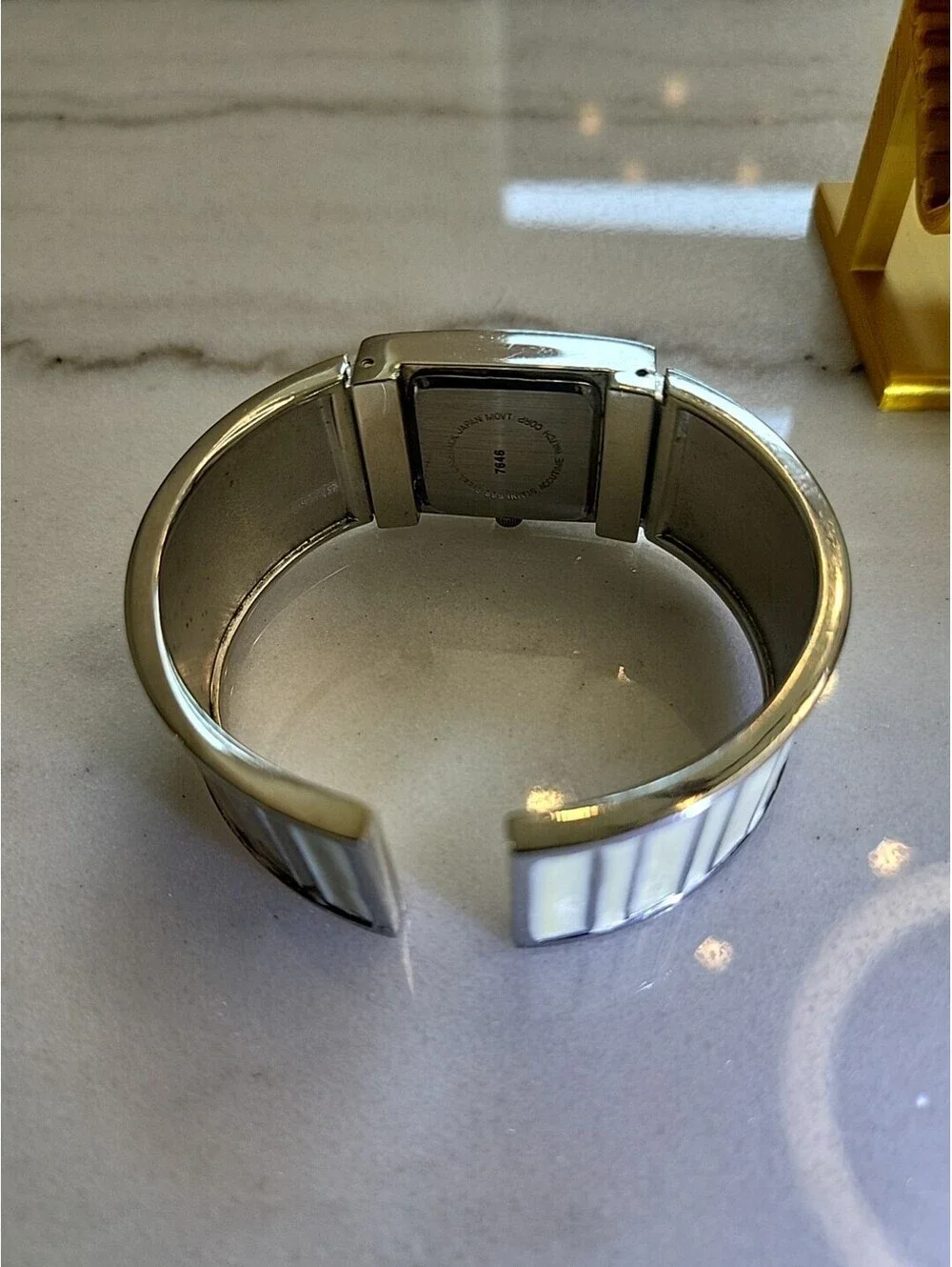 Vtg Avenue Women’s Watch Silver Tone Cuff  Bracelet Watch New Battery Works EUC